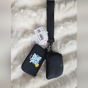 NWT Lululemon x New York Dual Pouch Wristlet, Black, New York Exclusive 🍎🗽